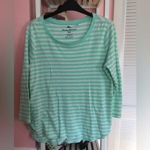 Tommy Bahama med cotton top 3/4 length sleeves GUC